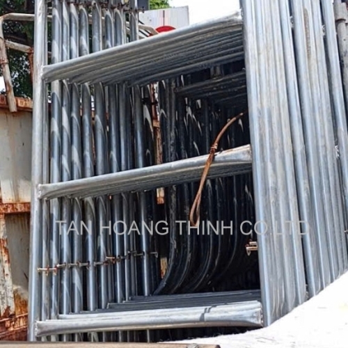 Giàn giáo hẹp cho thợ điện thạch cao, sơn nước