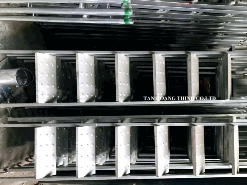 Thang giàn giáo xây dựng