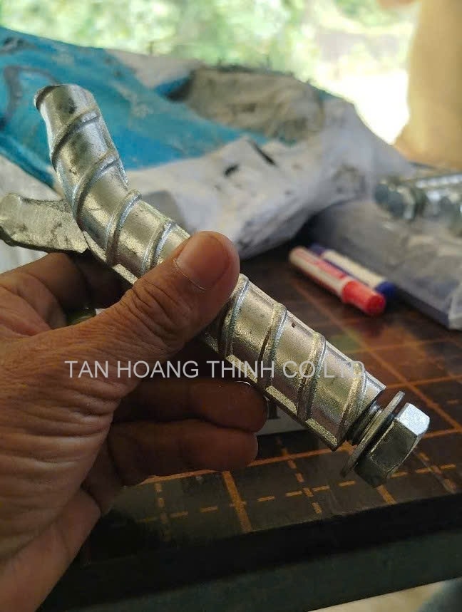 gia-cong-cung-cap-bulong-duoi-ca-mien-trung