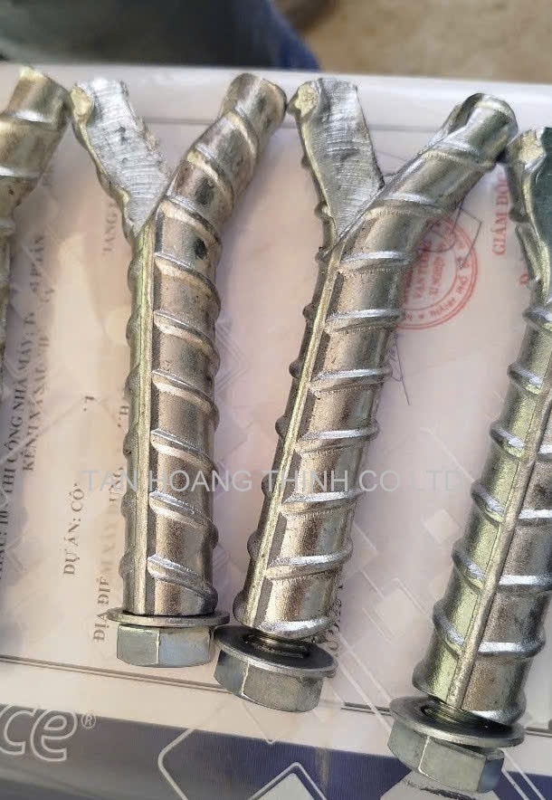 gia-cong-cung-cap-bulong-duoi-ca-da-nang