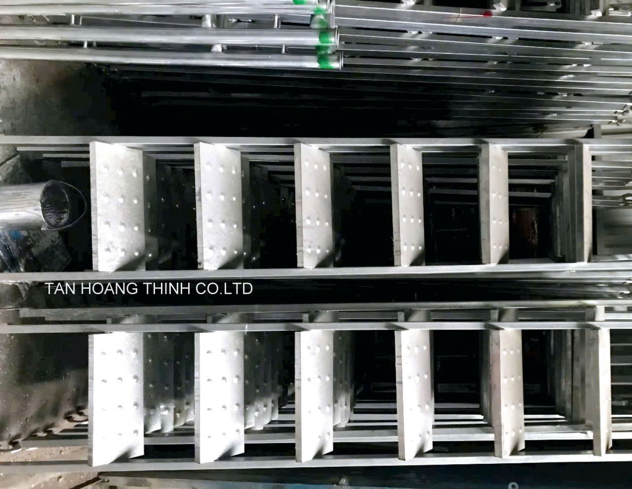 hinh-anh-thang-len-gian-tiep