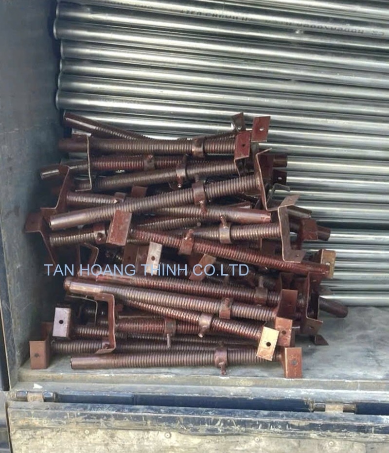 kích tăng hạ đầu giàn giáo, kích u nâng hạ