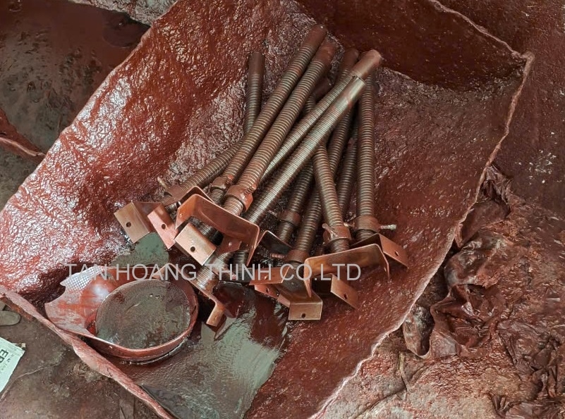 đế kích giàn giáo, ren kích giàn giáo