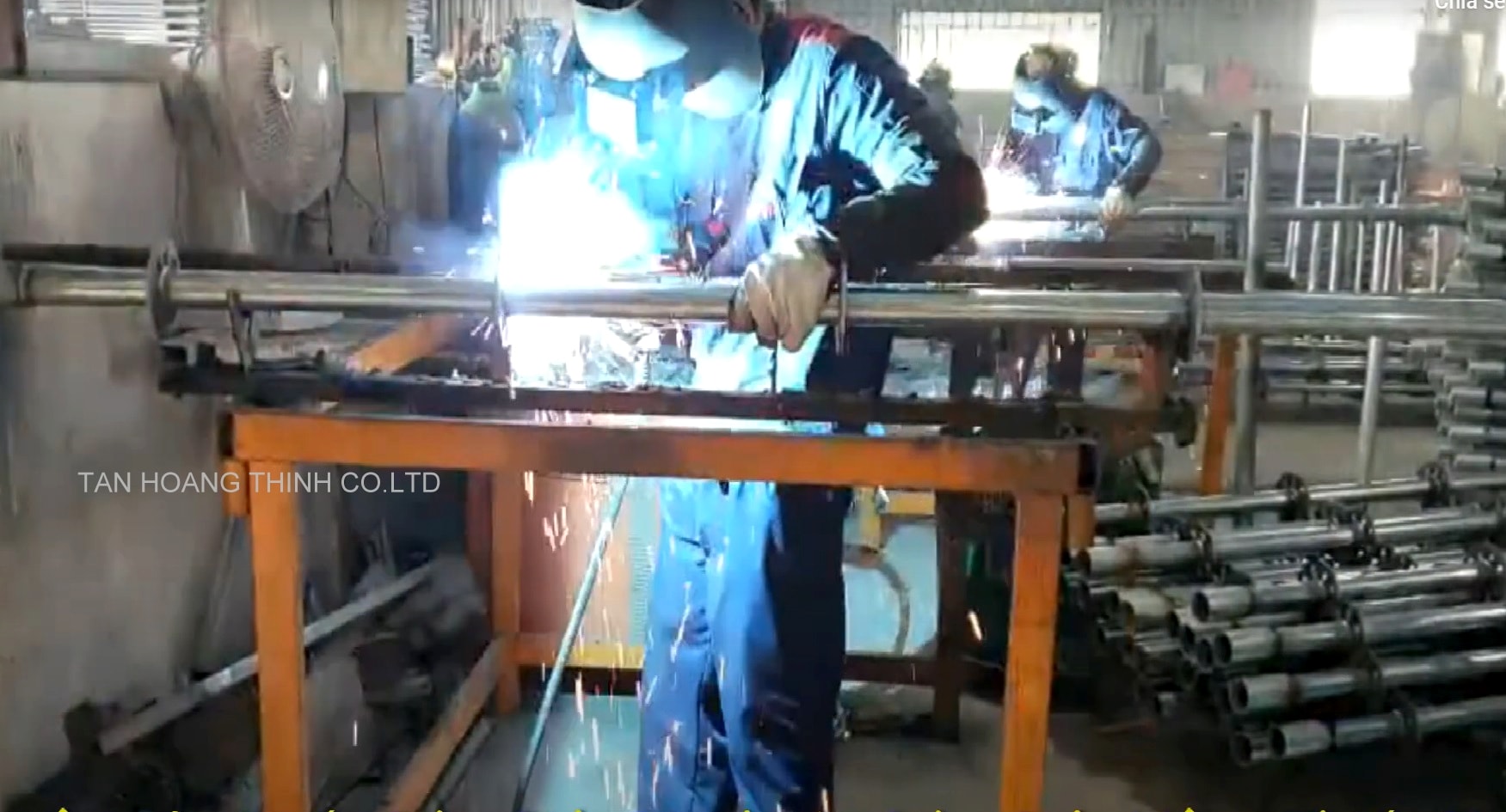 gia-cong-gian-giao-dia-ringlock