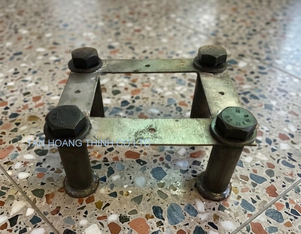 Coupler neo dầm I với bu lông đuôi cá